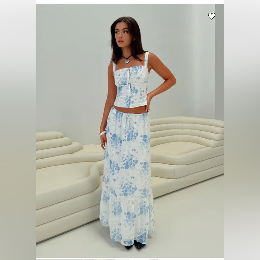 Floral Blue and White Matching Set
